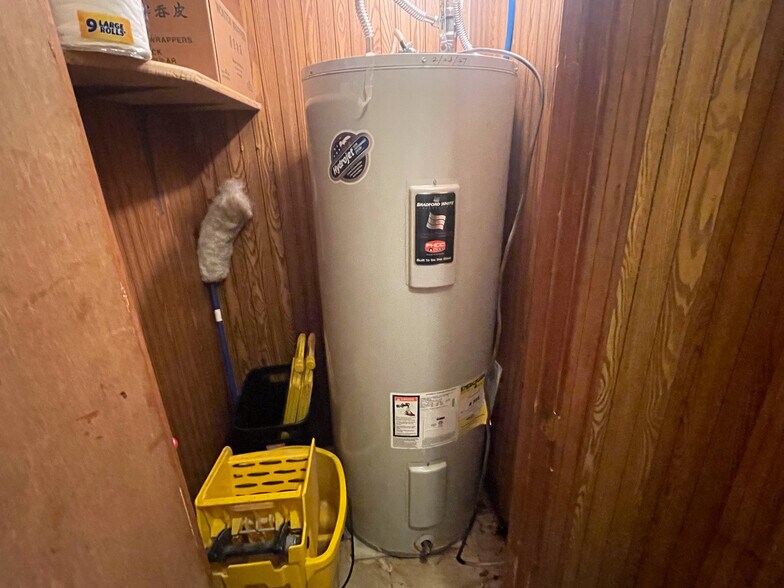 More Photos Of 924 N Main St, Mountain Grove Restaurant For Sale