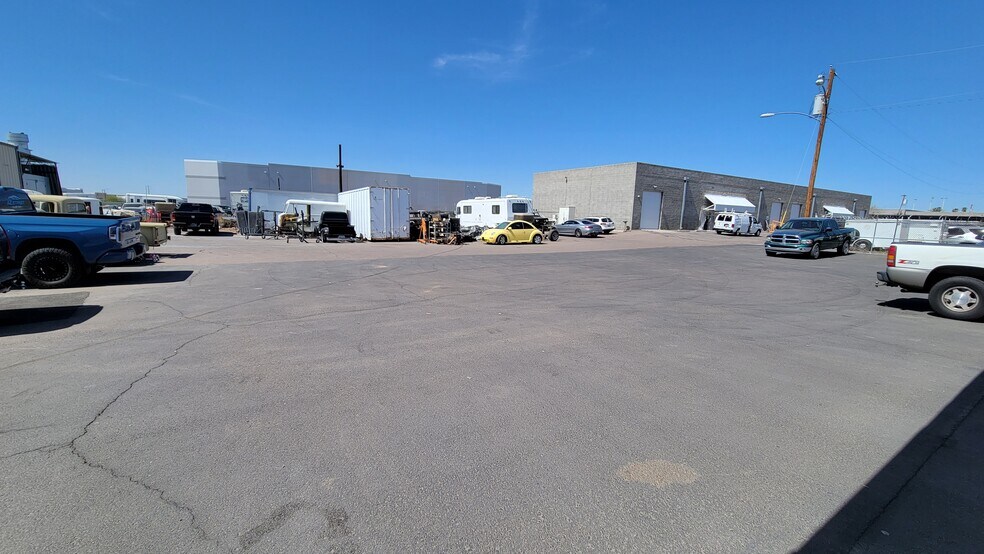 More Photos Of 1415 E University Dr, Phoenix Distribution For Lease