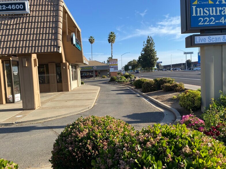 More Photos Of 4005 N Blackstone Ave, Fresno Restaurant For Sale