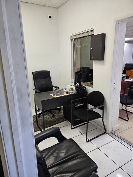 More Photos Of 4010 E 8th Ave, Hialeah General Retail For Sale