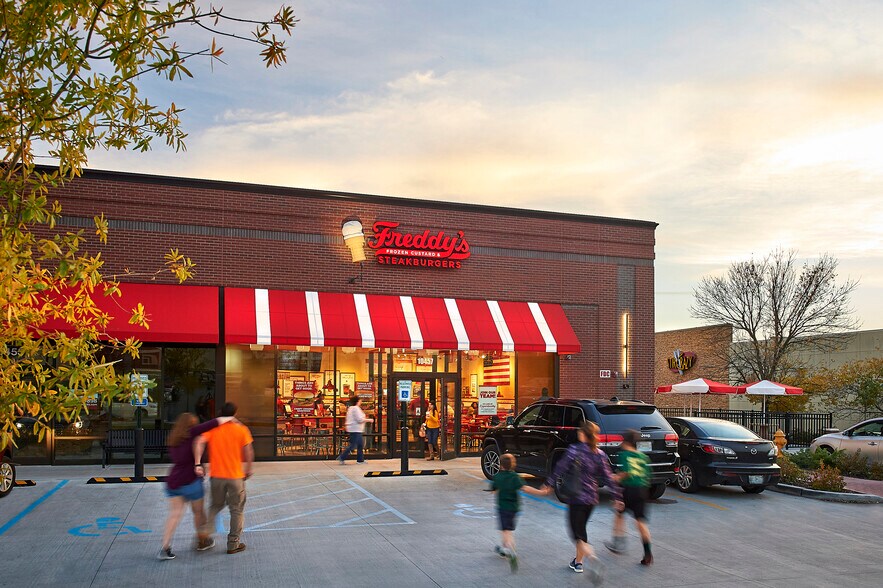 More Photos Of 10401-10590 Old Olive Street Rd, Creve Coeur Unknown For Lease