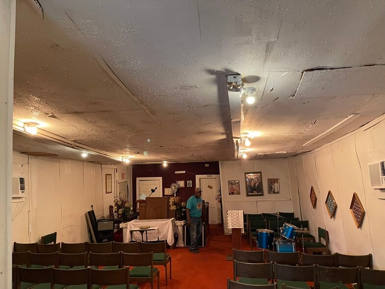 More Photos Of 8536 Scott St, Houston Religious Facility For Sale