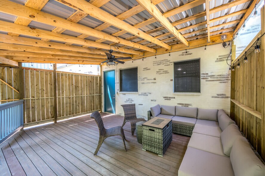 More Photos Of 21755 N I-45 Fwy, Spring Flex For Sale