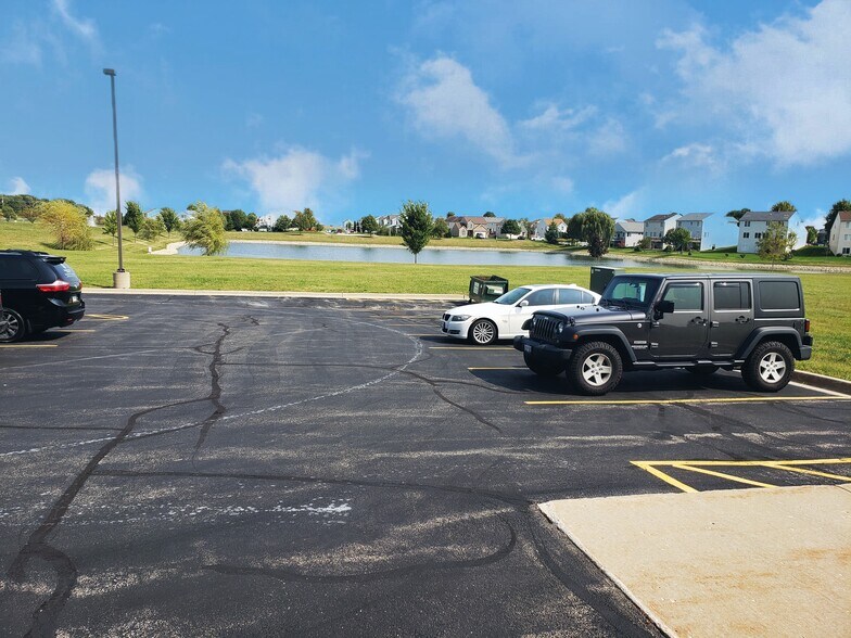 More Photos Of 16001-16009 Executive Dr, Crest Hill Office For Lease