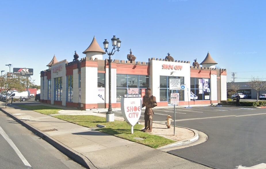 Primary Photo Of 605 S Harbor Blvd, Santa Ana Freestanding For Lease