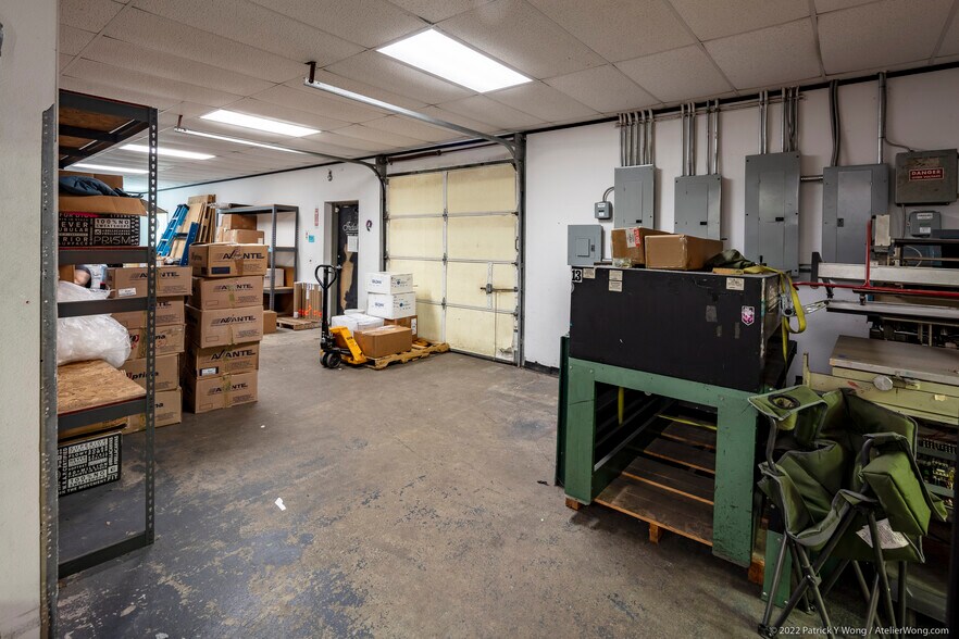 More Photos Of 705 Wallingford Bend, Austin Light Distribution For Lease