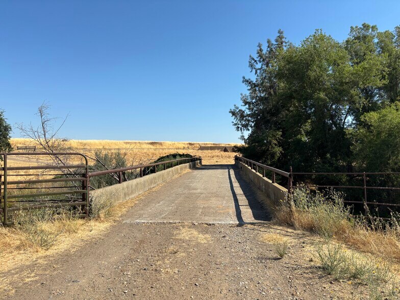 More Photos Of 4873 Gladding Rd, Lincoln Land For Sale