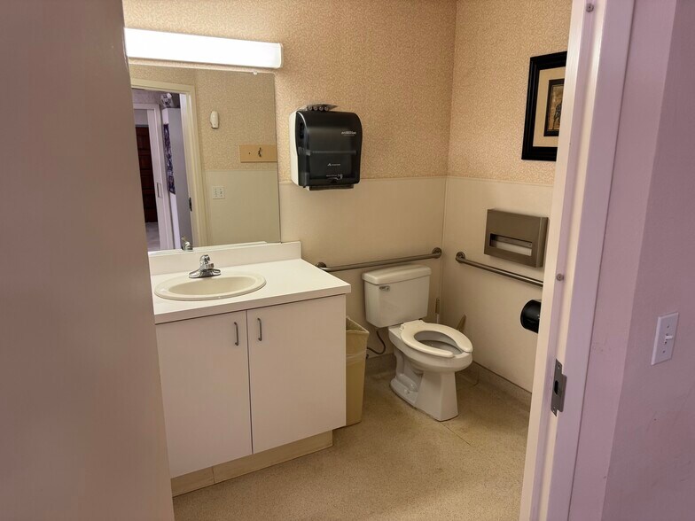 More Photos Of 1050 Las Tablas Rd, Templeton Medical For Sale