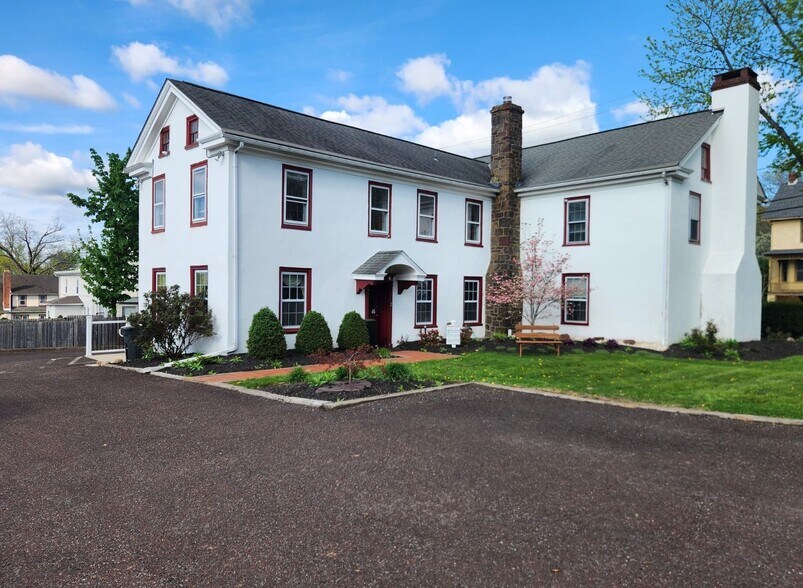 Primary Photo Of 46 Hilltown Pike, Line Lexington Office For Sale