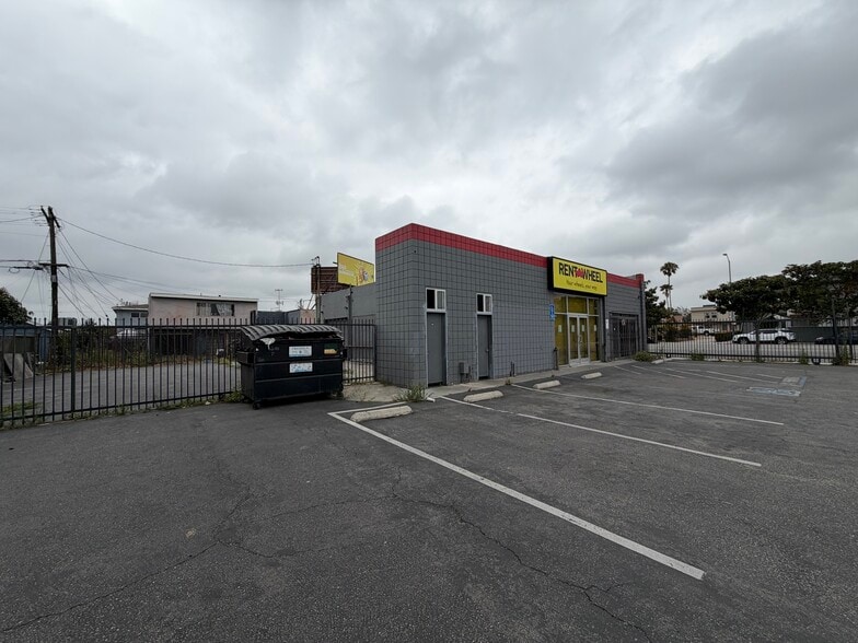 More Photos Of 6600 Crenshaw Blvd, Los Angeles Freestanding For Sale
