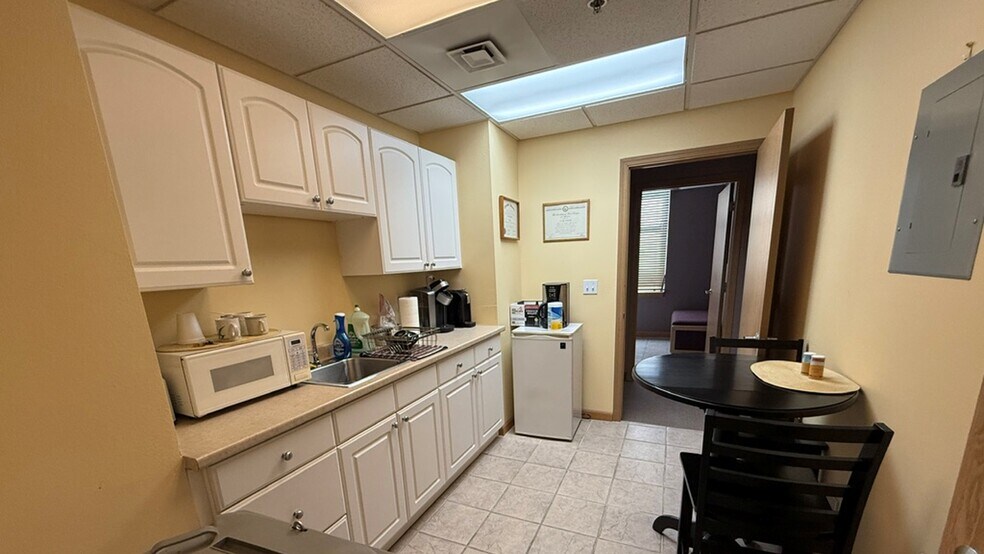 More Photos Of 300 S Okanogan Ave, Wenatchee Office For Lease