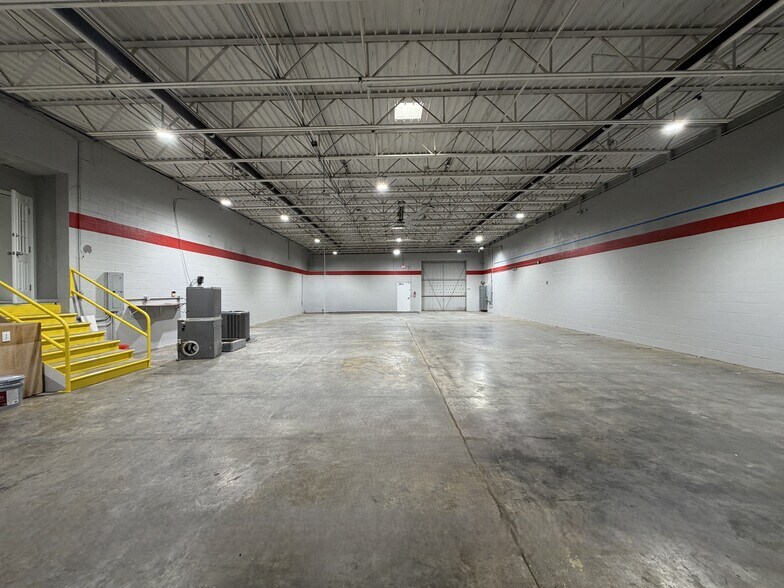 More Photos Of 385-387 Industrial Dr, Mount Juliet Warehouse For Lease