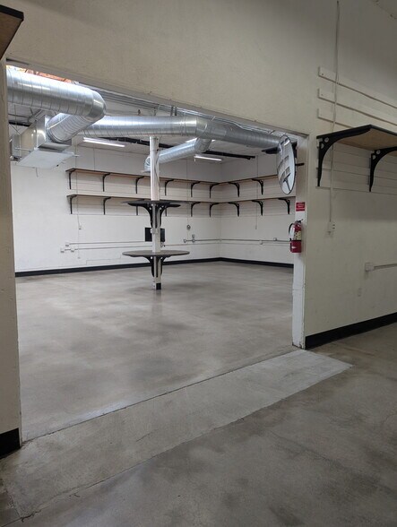 More Photos Of 530 Cypress Ave, Hermosa Beach Warehouse For Lease