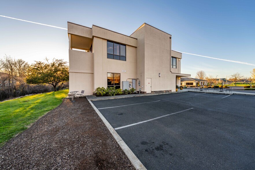 More Photos Of 3156 State St, Medford Medical For Sale