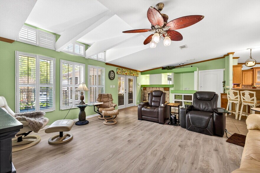 More Photos Of 3308 24th Ave SE, Ruskin Specialty For Sale