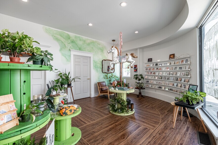 More Photos Of 119 N Jackson St, Perryville General Retail For Sale