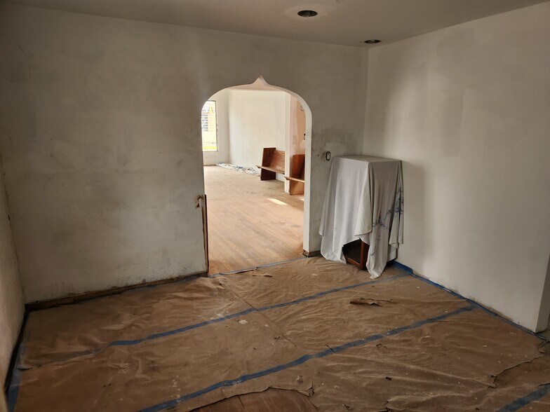 More Photos Of 333 Brinton ave, Trafford General Retail For Lease