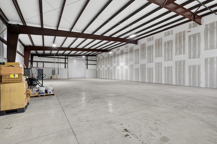 More Photos Of 3606 Explorer Trl, Oakwood Warehouse For Lease