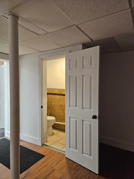 More Photos Of 24 Irvine Turner Blvd, Newark Storefront Retail Residential For Lease