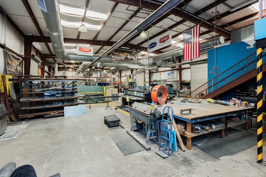 More Photos Of 265 Elliott Rd, Henderson Warehouse For Sale