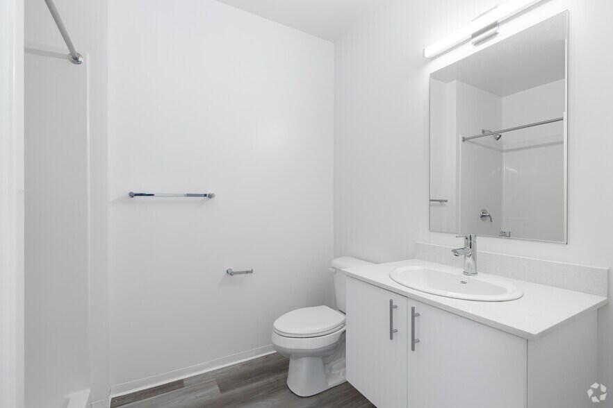 More Photos Of 5460 N Interstate Ave, Portland Apartments For Lease