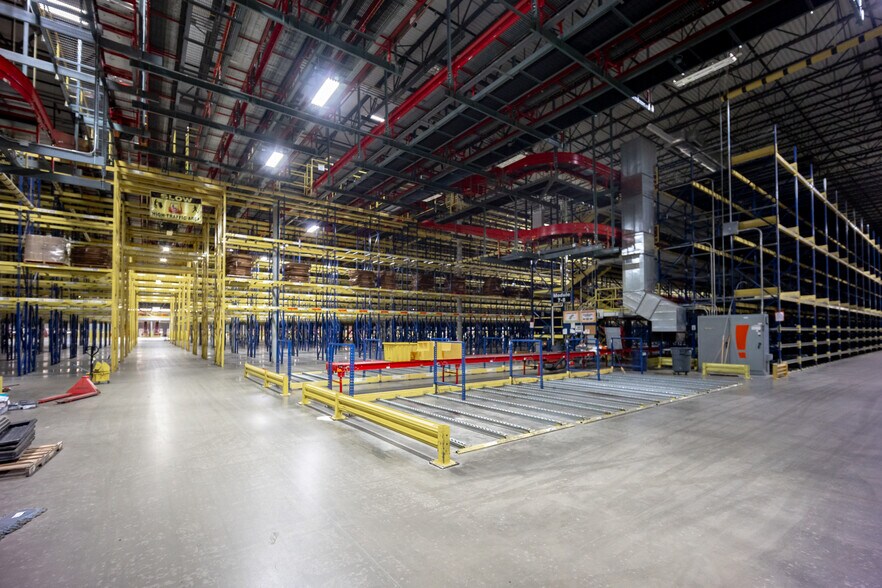 More Photos Of 2306 Enterprise Blvd, Durant Distribution For Lease