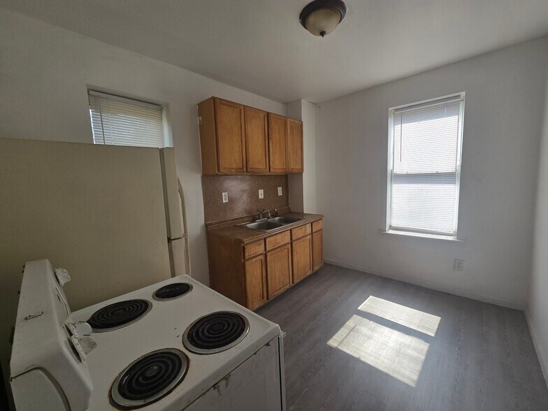 More Photos Of 3675 Oakman Blvd, Detroit Apartments For Sale