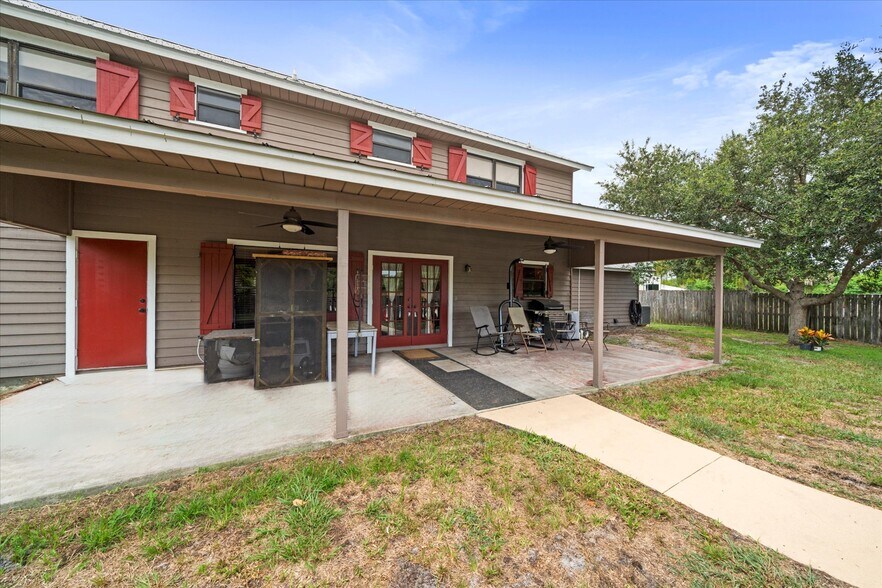 More Photos Of 430 11th Ln SW, Vero Beach Land For Sale