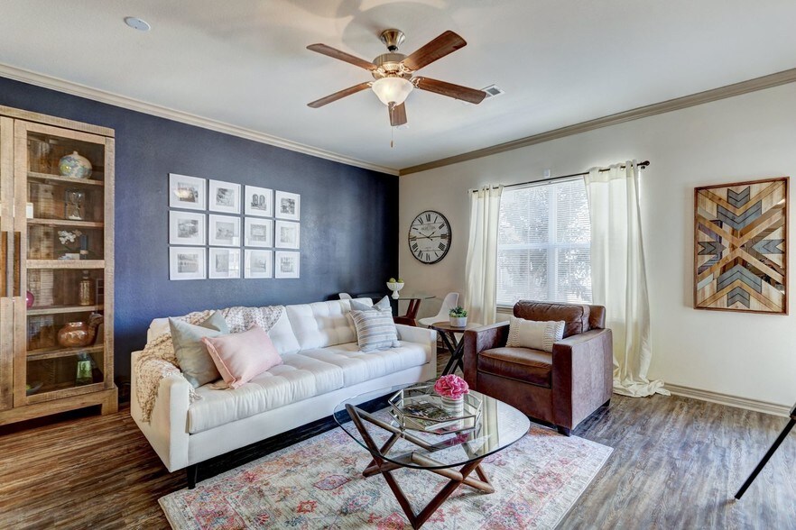 More Photos Of 301-409 N Walker Ave, Oklahoma City Apartments For Lease