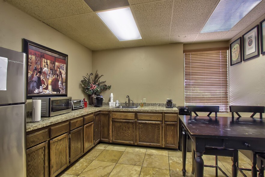 More Photos Of 9701 Fair Oaks Blvd, Fair Oaks Office For Sale