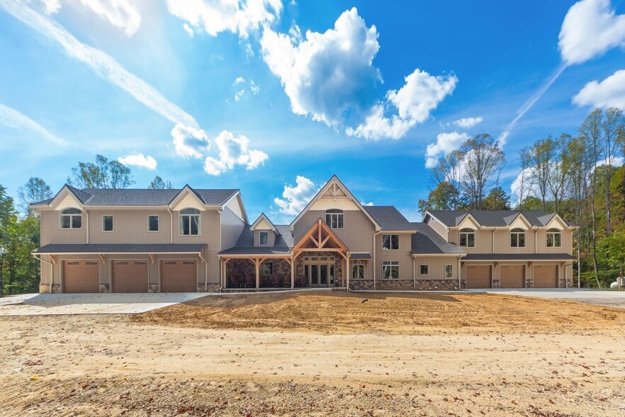 More Photos Of 16012 OH-678, Rockbridge Lodge Meeting Hall For Sale