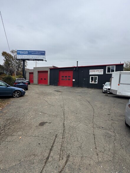 More Photos Of 1247 State St, New Haven Auto Repair For Lease