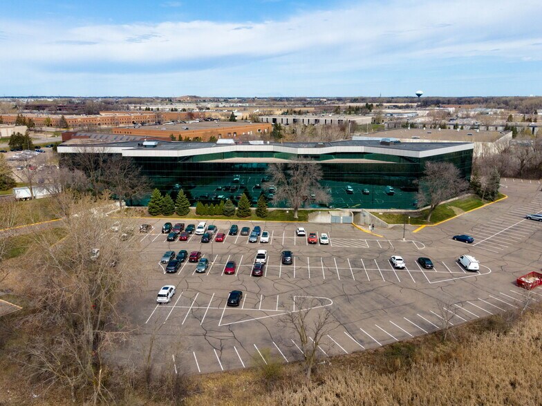 More Photos Of 7100 Northland Cir N, Brooklyn Park Office For Lease