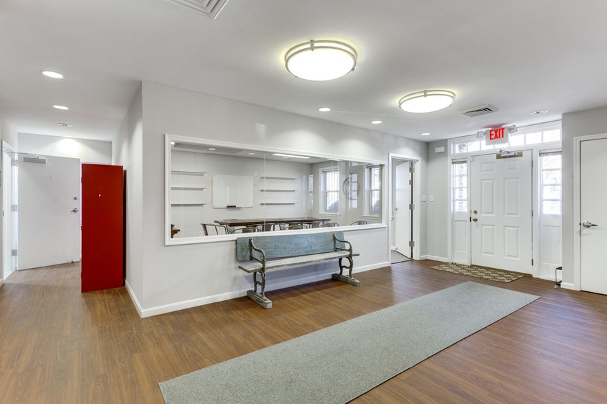 More Photos Of 1020 Princess St, Alexandria Loft Creative Space For Sale