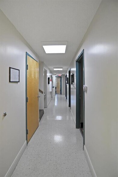 More Photos Of 145 Vine St, Benton Medical For Sale