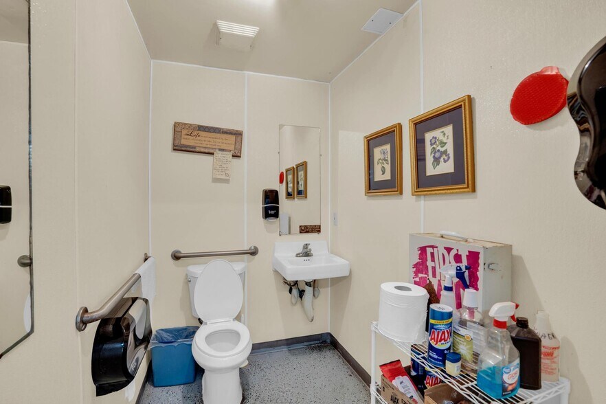 More Photos Of 4525 S Park Ave, Tucson Restaurant For Sale