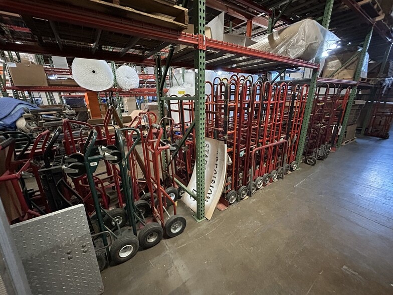 More Photos Of 4900 Frolich Ln, Hyattsville Warehouse For Lease