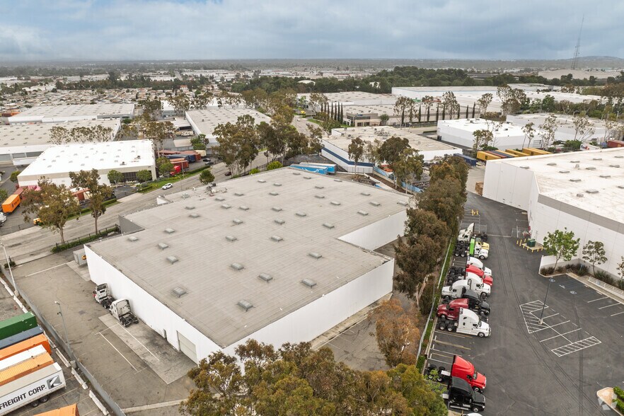 More Photos Of 360 W Victoria St, Compton Warehouse For Lease