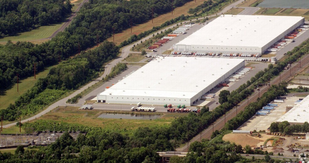 More Photos Of 1000 Woodley Rd, Aberdeen Warehouse For Lease