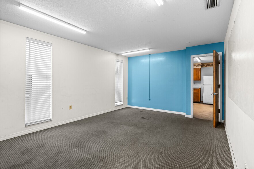 More Photos Of 1118 N Magnolia Ave, Ocala Warehouse For Sale