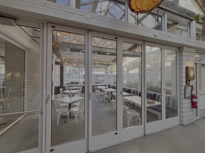 More Photos Of 1635-1637 N Damen Ave, Chicago Storefront For Sale