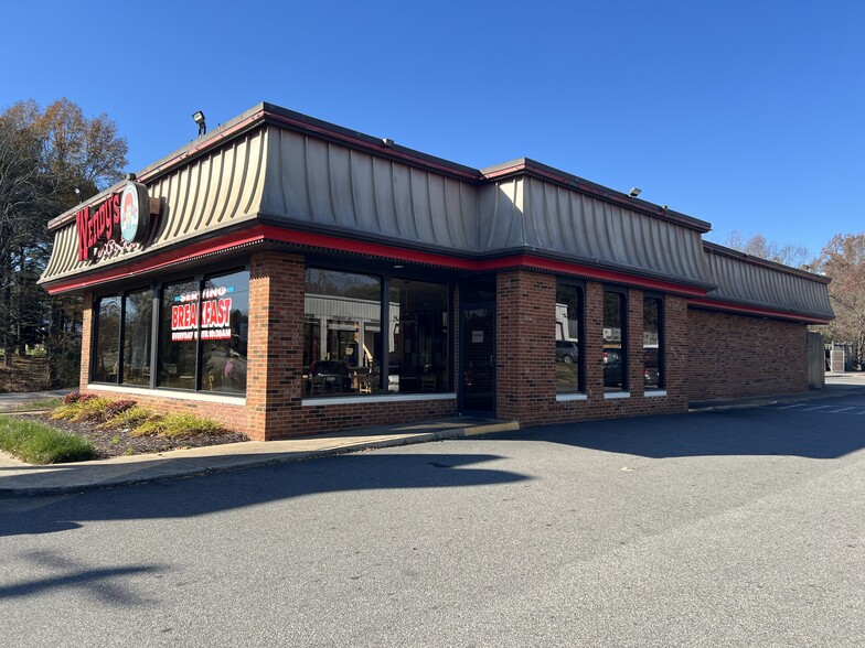 Primary Photo Of 6824 Hull Street Rd, Richmond Fast Food For Lease