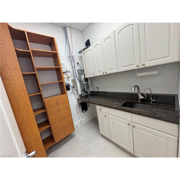 More Photos Of 5401 Taylor Rd, Naples Office For Lease