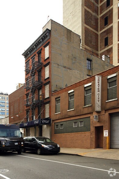 More Photos Of 622 W 47th St, New York Office For Lease