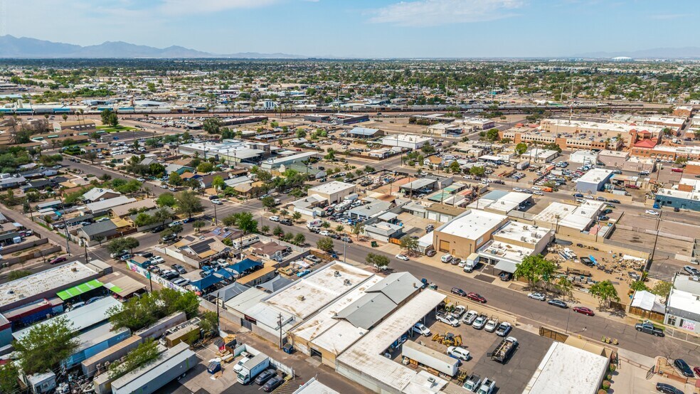 More Photos Of 6819 N 55th Dr, Glendale Warehouse For Lease
