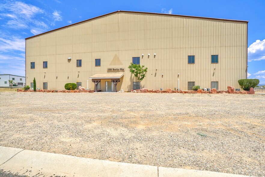 More Photos Of 1581 Boyles Way, Camp Verde Manufacturing For Sale
