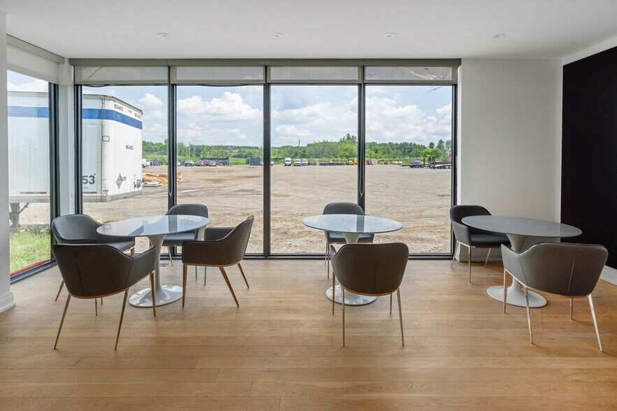 More Photos Of 11840 Keele St, Vaughan Office For Sale