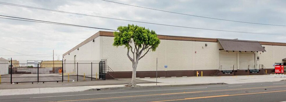 More Photos Of 13720 S Western Ave, Gardena Warehouse For Lease