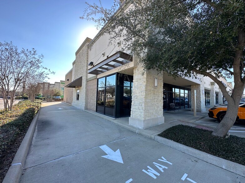 More Photos Of 7930 W Grand Pky, Richmond Storefront For Sale
