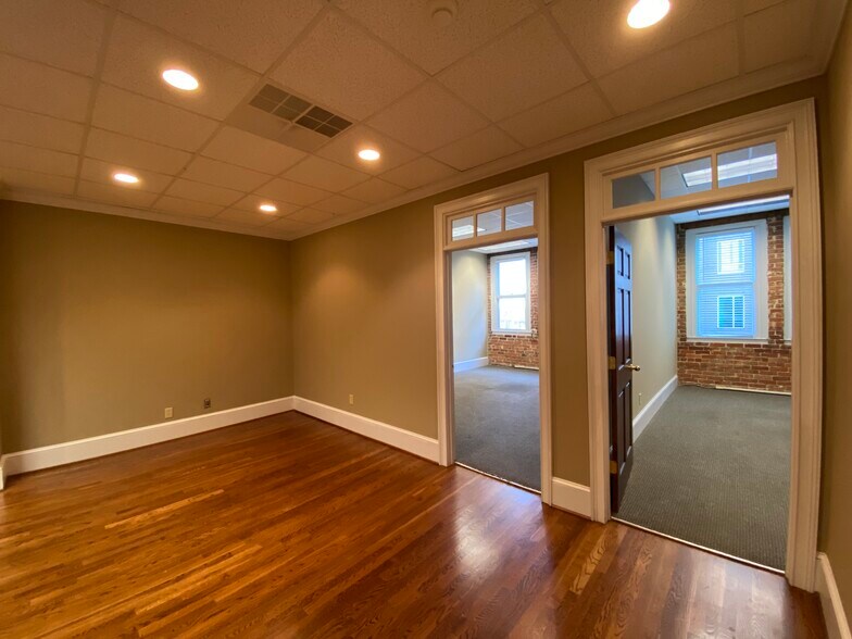More Photos Of 217-219 E Washington St, Greenville Storefront Retail Office For Lease